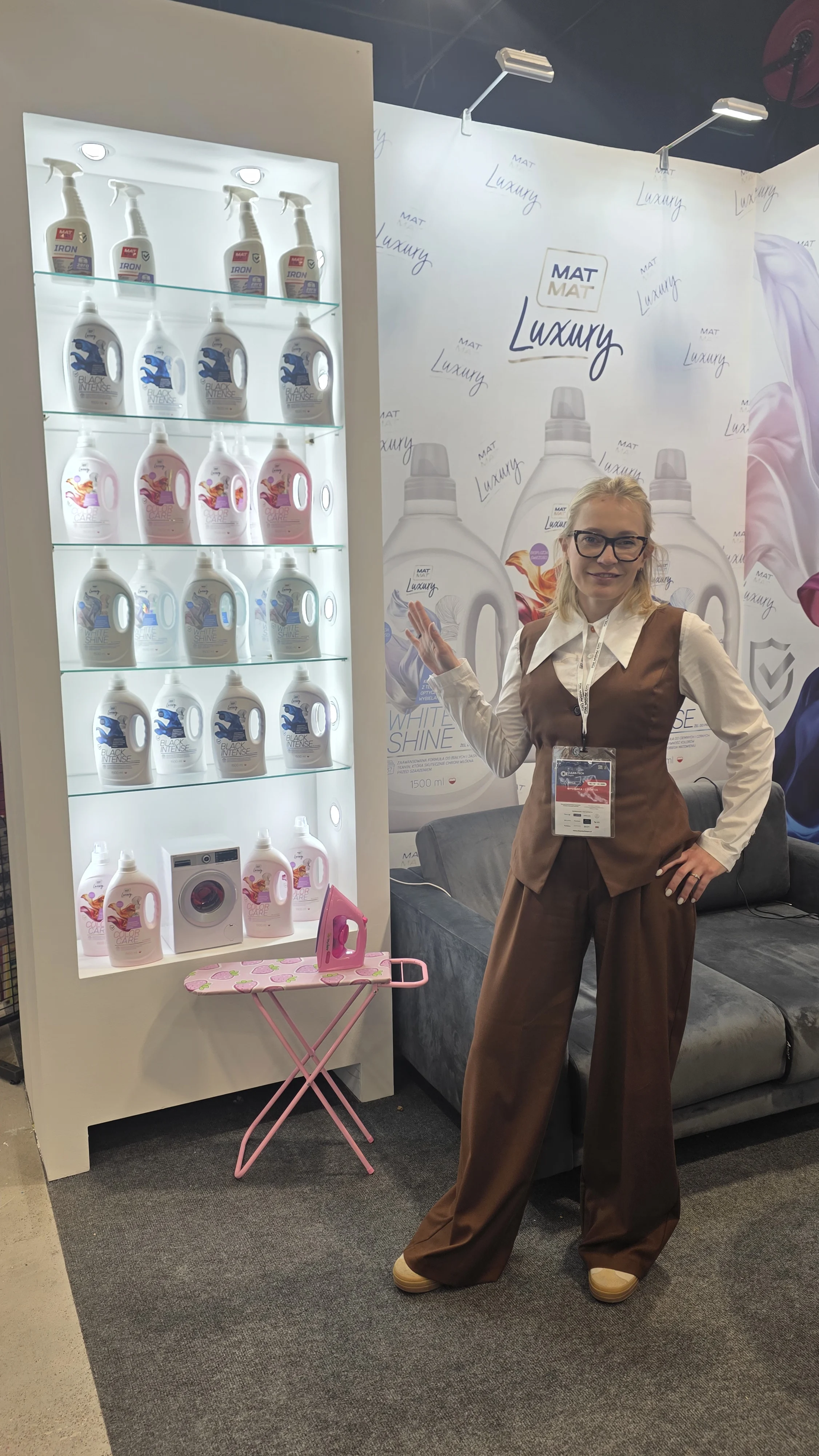Emilia Przybysz, Prezes MATMAT, prezentuje nową linię MATMAT Luxury na targach Expo 2026