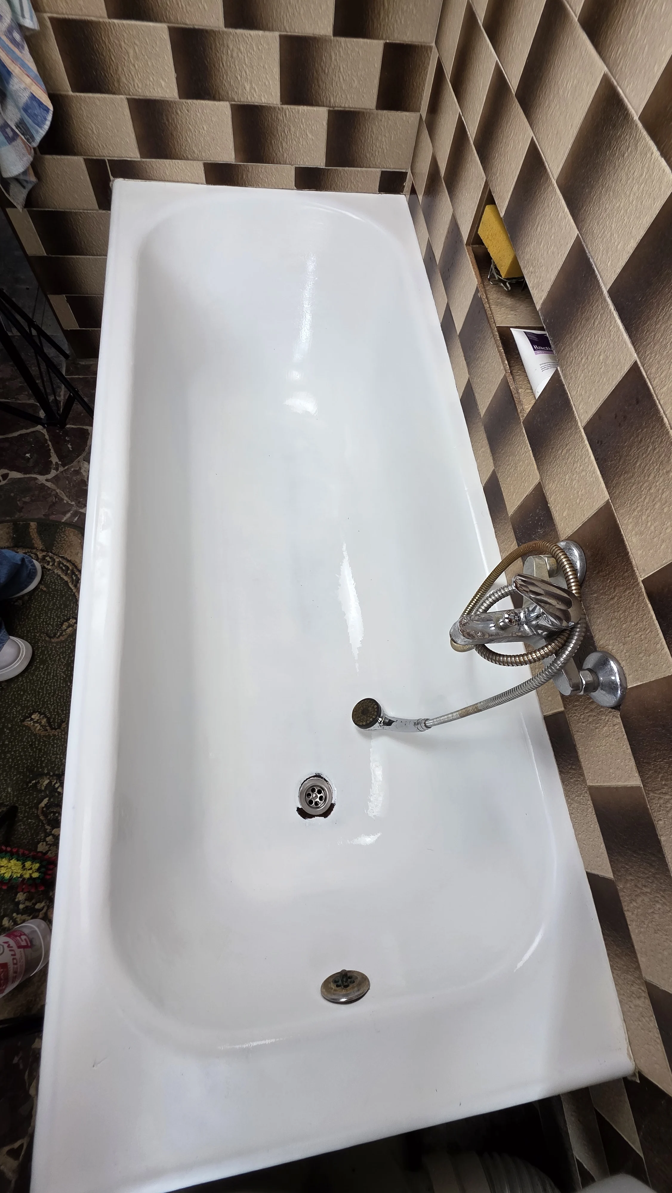 Wanna po czyszczeniu MATMAT SEDUM - idealnie czysta ceramika